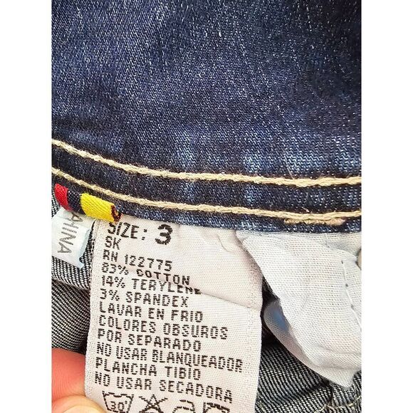 Silver Diva Dark Wash Juniors Size 3 Rhinestones Push up Jeans NWOT - Picture 8 of 12